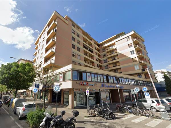 Appartamento con box auto a Novoli